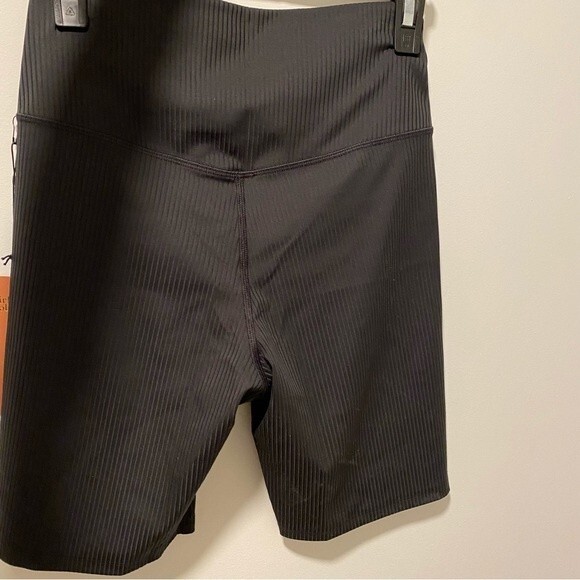 Girlfriend Collective Bike Shorts Black Ribbed High Rise Activewear Small NWT - Picture 3 of 5